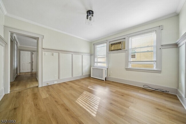 Foto del edificio - 378 Boyden Ave