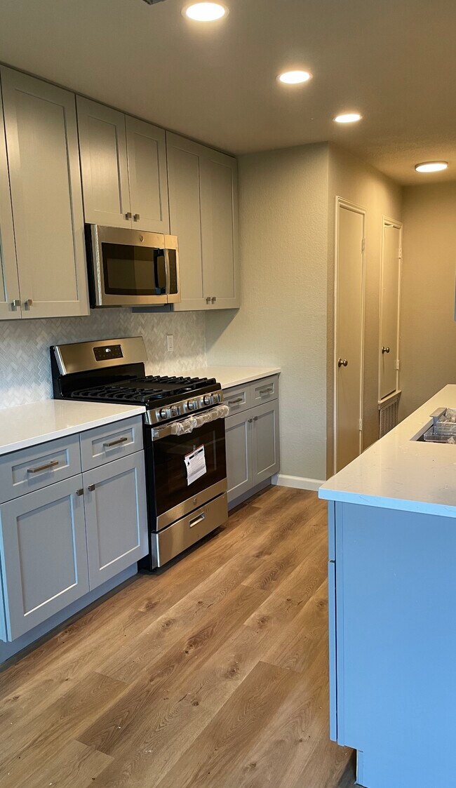 Foto del edificio - 3502 Larchmont Cove