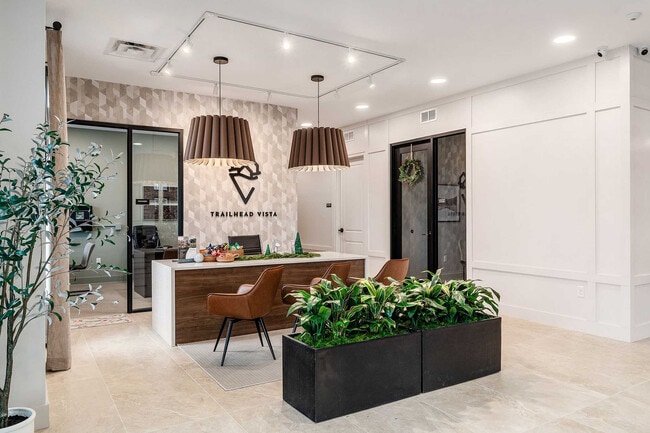Trailhead Vista - 04 - Trailhead Vista