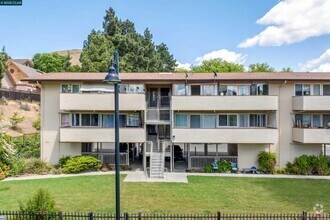 Building Photo - 2345 Paloma Ct