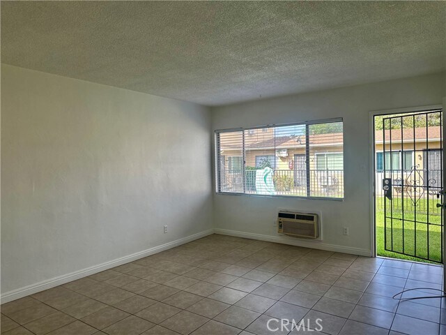 Building Photo - 5147 Canoga St