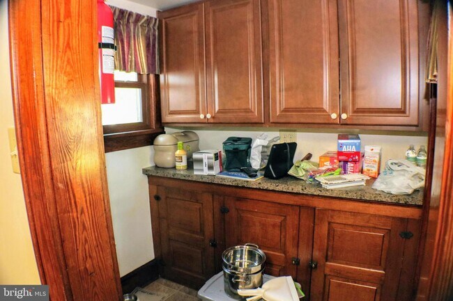 Building Photo - 2232 W Garden Rd