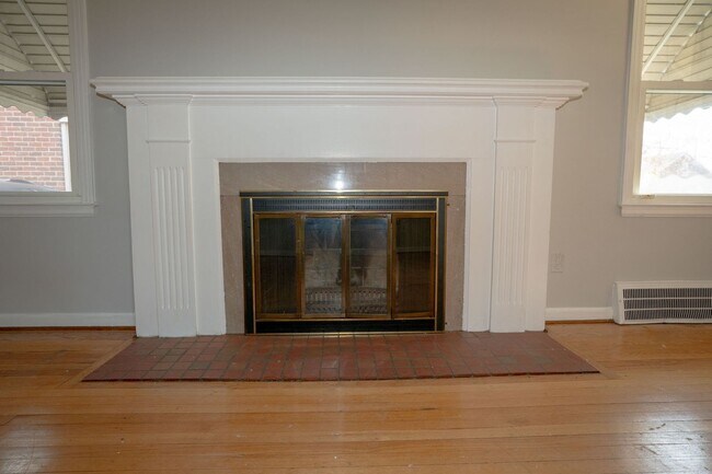 Foto del edificio - Update charming 3 bedroom bungalow