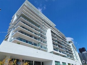 Building Photo - 1600 SW 1st Ave