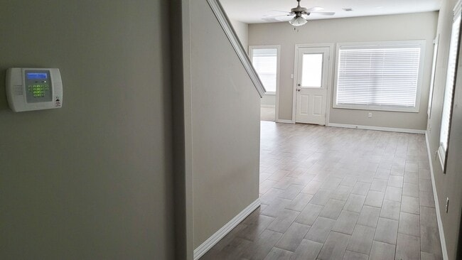 Building Photo - Beautiful 3B/2B Townhome in Chaffee Crossi...
