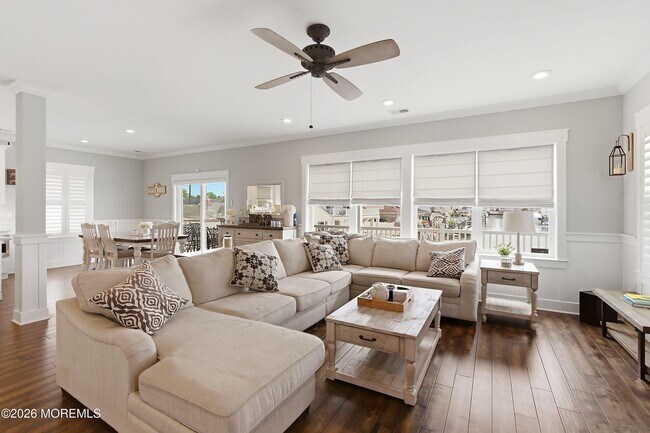 Foto del edificio - 239 Silver Bay Rd