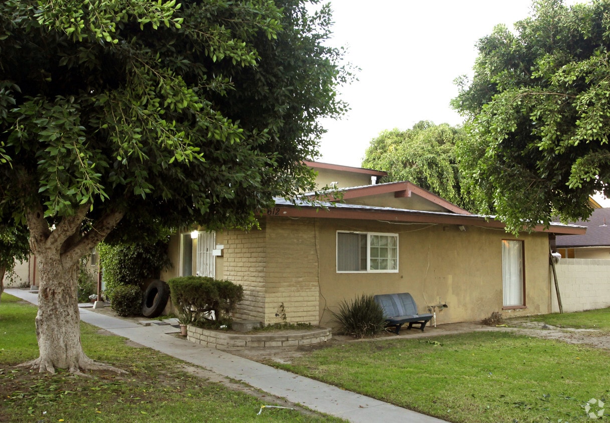 Primary Photo - 612 W Provential Dr