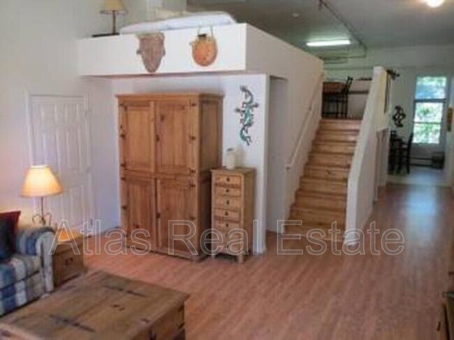 Building Photo - 2944 Zuni St