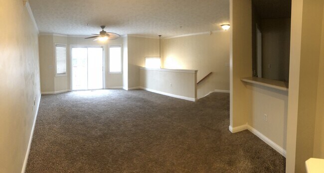 Foto del edificio - 1471 Autumn Oak St