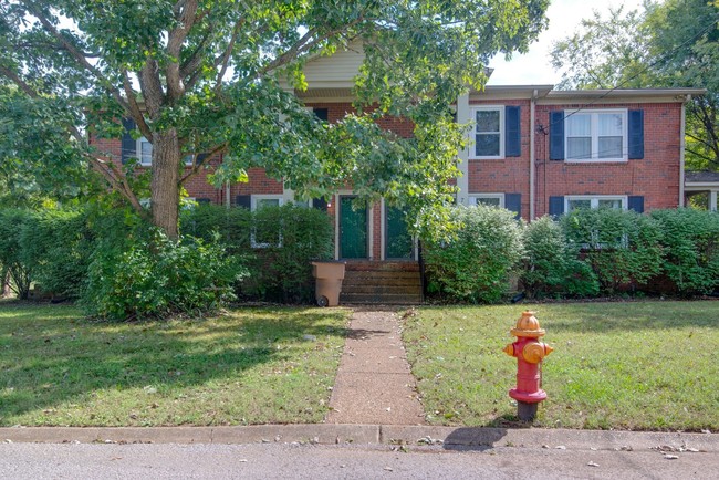 Building Photo - 2 bedroom 1.5 bath