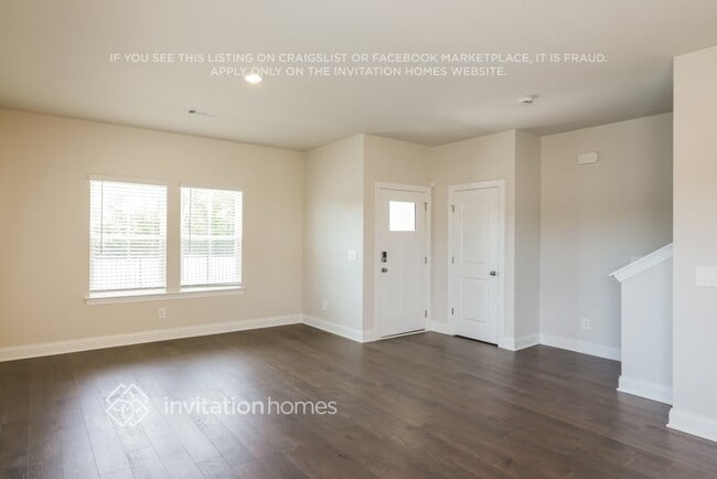 Building Photo - 215 River Rock Dr