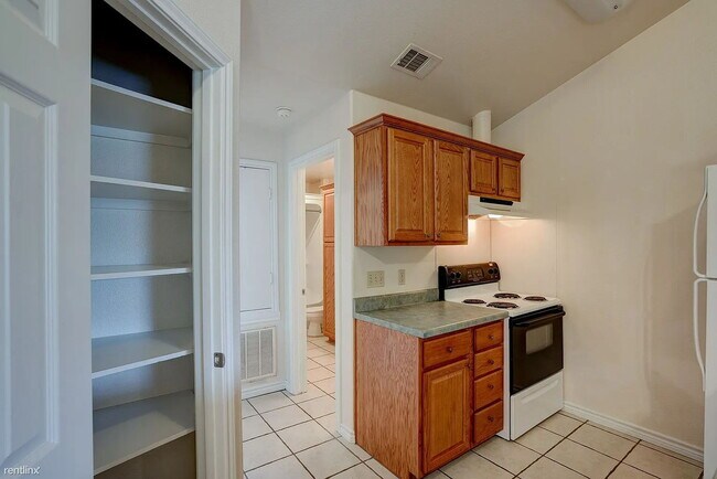 Foto del edificio - "Cozy 1-Bedroom Retreat in San Marcos – Perfectly Sized at 651 Sq Ft on Burleson Street!"