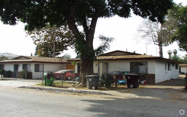 Foto del edificio - 4527-4533 Huddart Ave