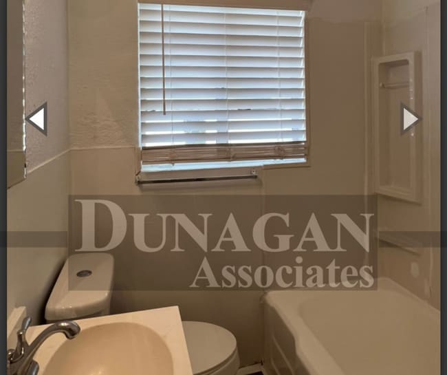 Building Photo - 3bed/1bath with New Paint and Carpet, No P...