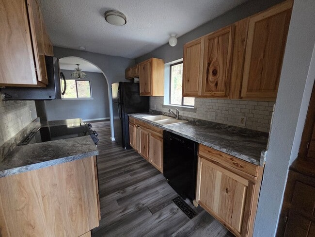 Building Photo - 109 Ohio Ct