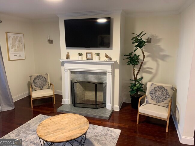 Foto del edificio - 1043 Windsor St SW