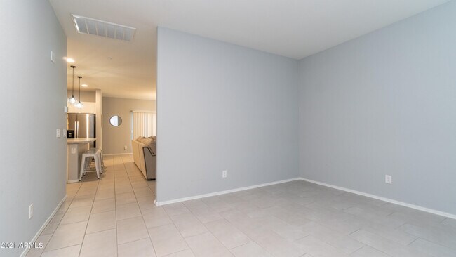 Building Photo - 11622 W Ventura St
