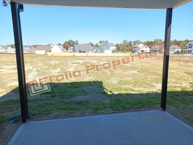 Building Photo - 233 Howards Crossing Dr