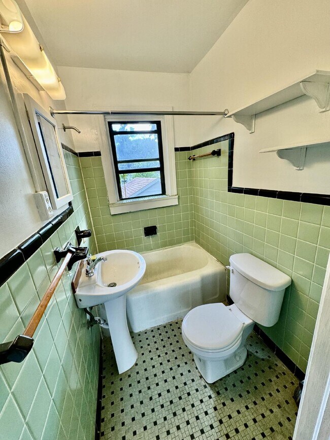 Photo - 1/1 Available for Rent in Riverside Apartment