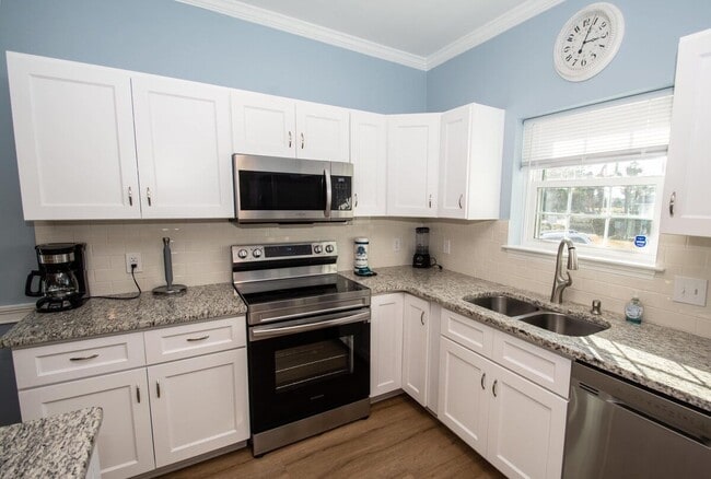 Foto del edificio - 4868 Dahlia Ct