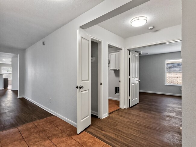 Foto del edificio - 4318 Richland Chambers Ln
