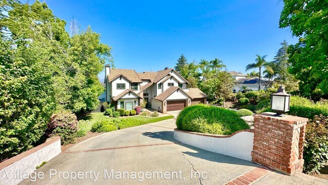 Building Photo - 5 br, 4 bath House - 2328 Via Del Aquacate