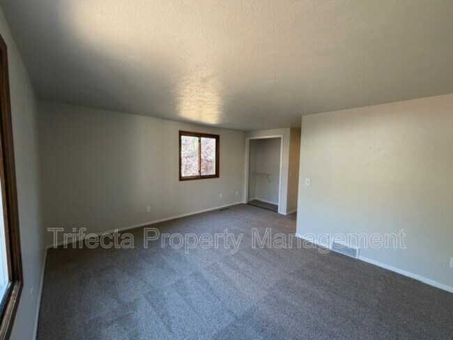 Foto del edificio - 3313 Dunbar Ave