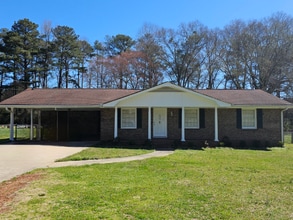 Building Photo - 6116 Evans Dr
