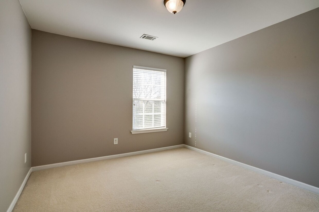 COMING SOON! 3- or 4-bed/3.5-bath in Brent... - COMING SOON! 3- or 4-bed/3.5-bath in Brent...