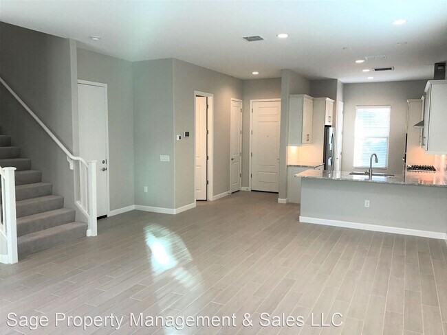 Building Photo - 3 br, 2.5 bath House - 6524 E Michigan Ave