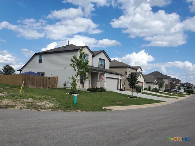 Building Photo - 1724 Stone House