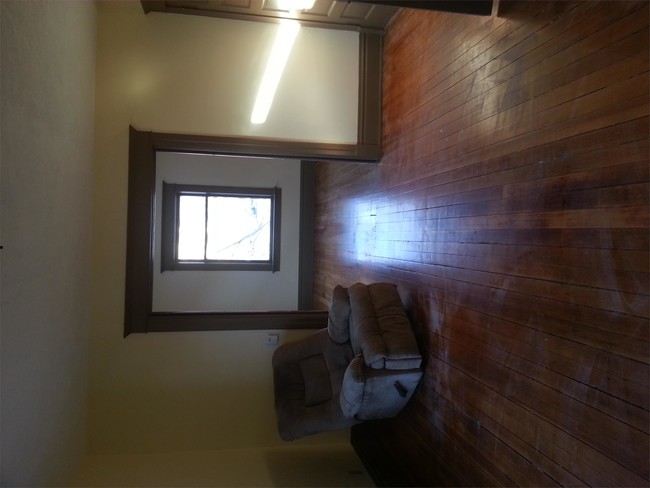 Building Photo - 1421 Charles St