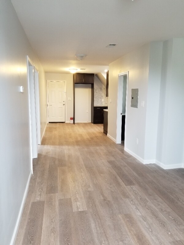 Building Photo - 415 Crosby Ave