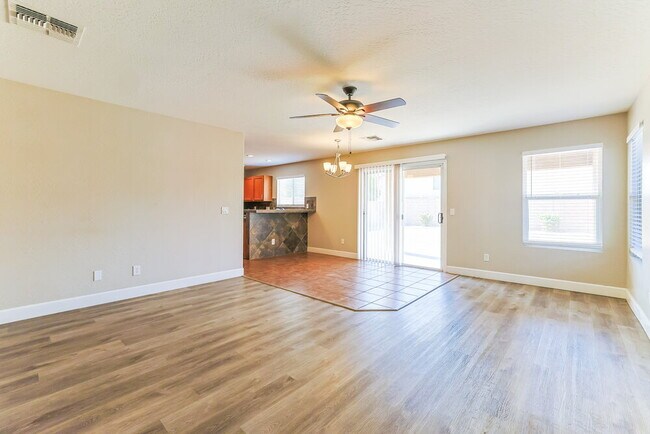 Building Photo - 1119 E Poncho Ln