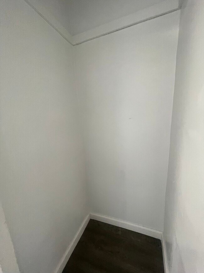 Foto del edificio - 32-35 61st St