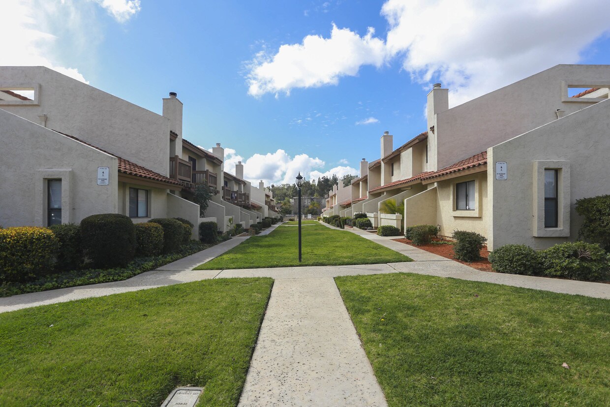 Foto principal - 1141 N Escondido Blvd