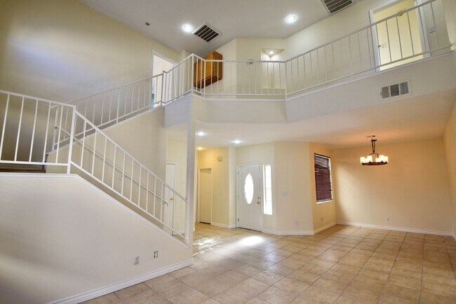 Foto del edificio - Charming 3-Bedroom, 2.5-Bath Two-Story Hom...