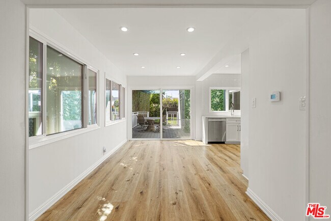 Foto del edificio - 2031 Glendon Ave