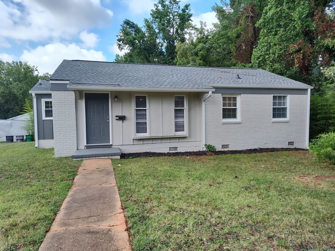 Primary Photo - Charming home in Glendale Acres!