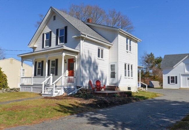 Building Photo - 852 Somerset Ave