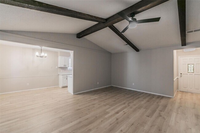 Foto del edificio - 5421 Manor Ln
