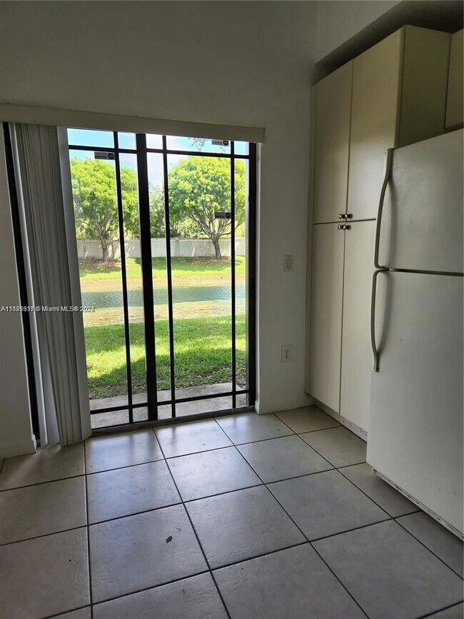 Foto del edificio - 3585 NE 5th St