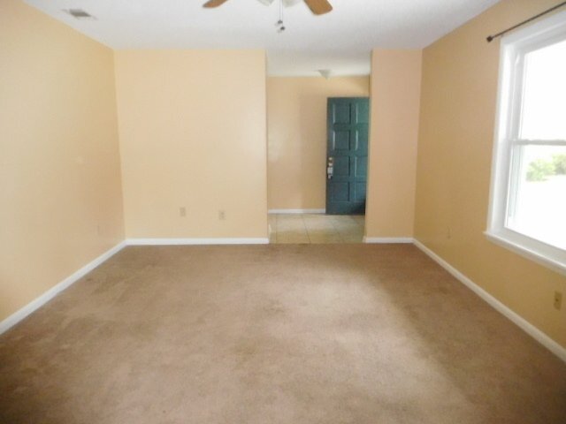Building Photo - House for Rent