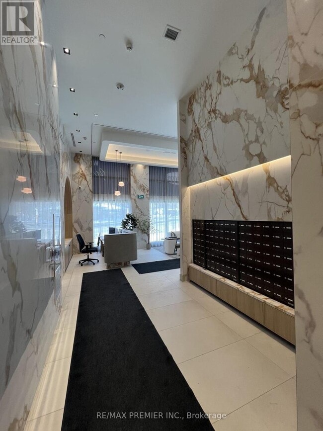 Building Photo - 2088 James St