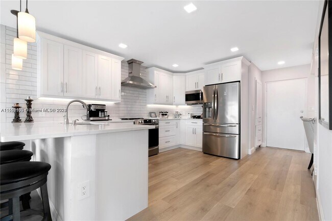 Foto del edificio - 2555 NE 11th St