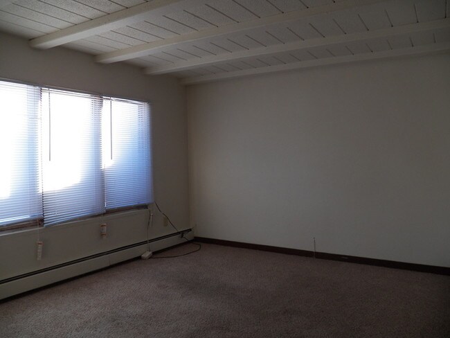 Building Photo - Large 1 bedroom 29th St Dr SE Near Walgreens!