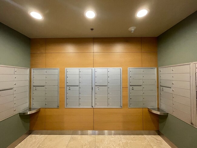 Building Photo - Prime Location in the Heart of the Pearl i...