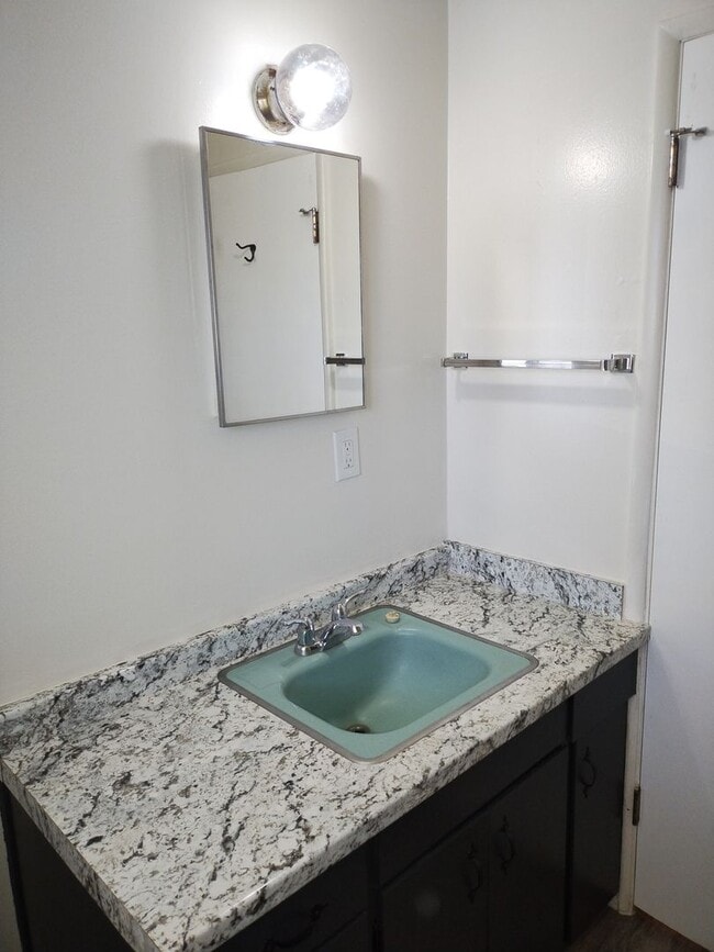 Building Photo - 2 Bedroom Lewiston Orchards Apartment