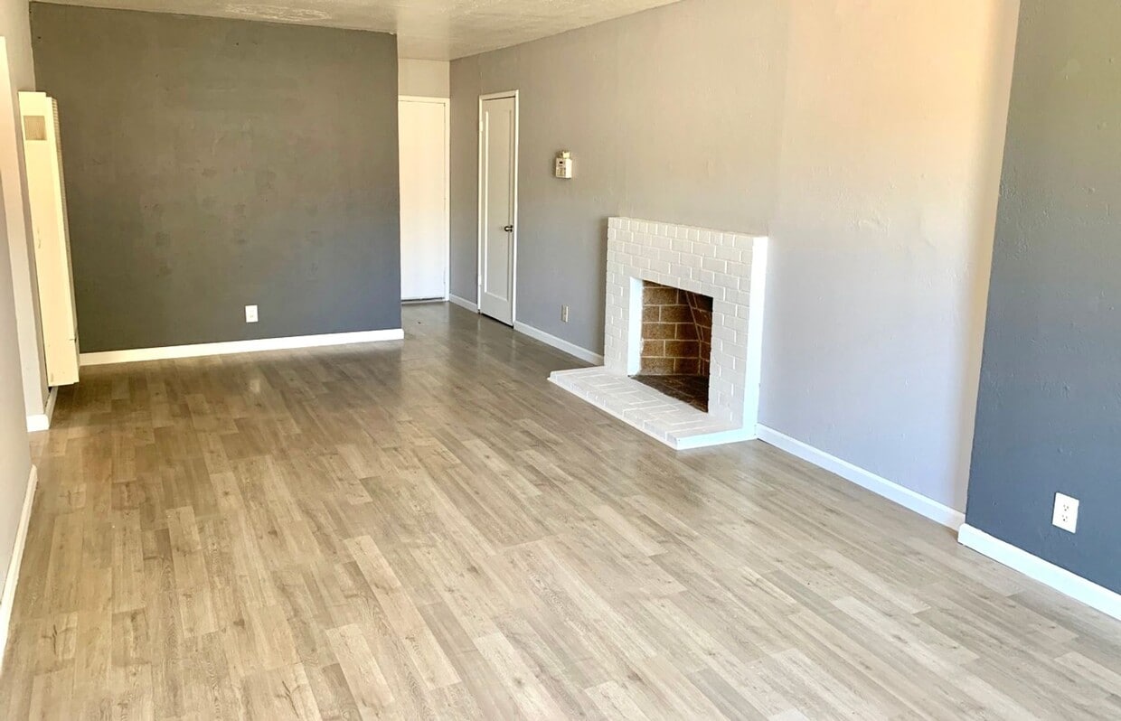 Foto principal - Great 3 Bed 1 Bath House with Garage in Ri...