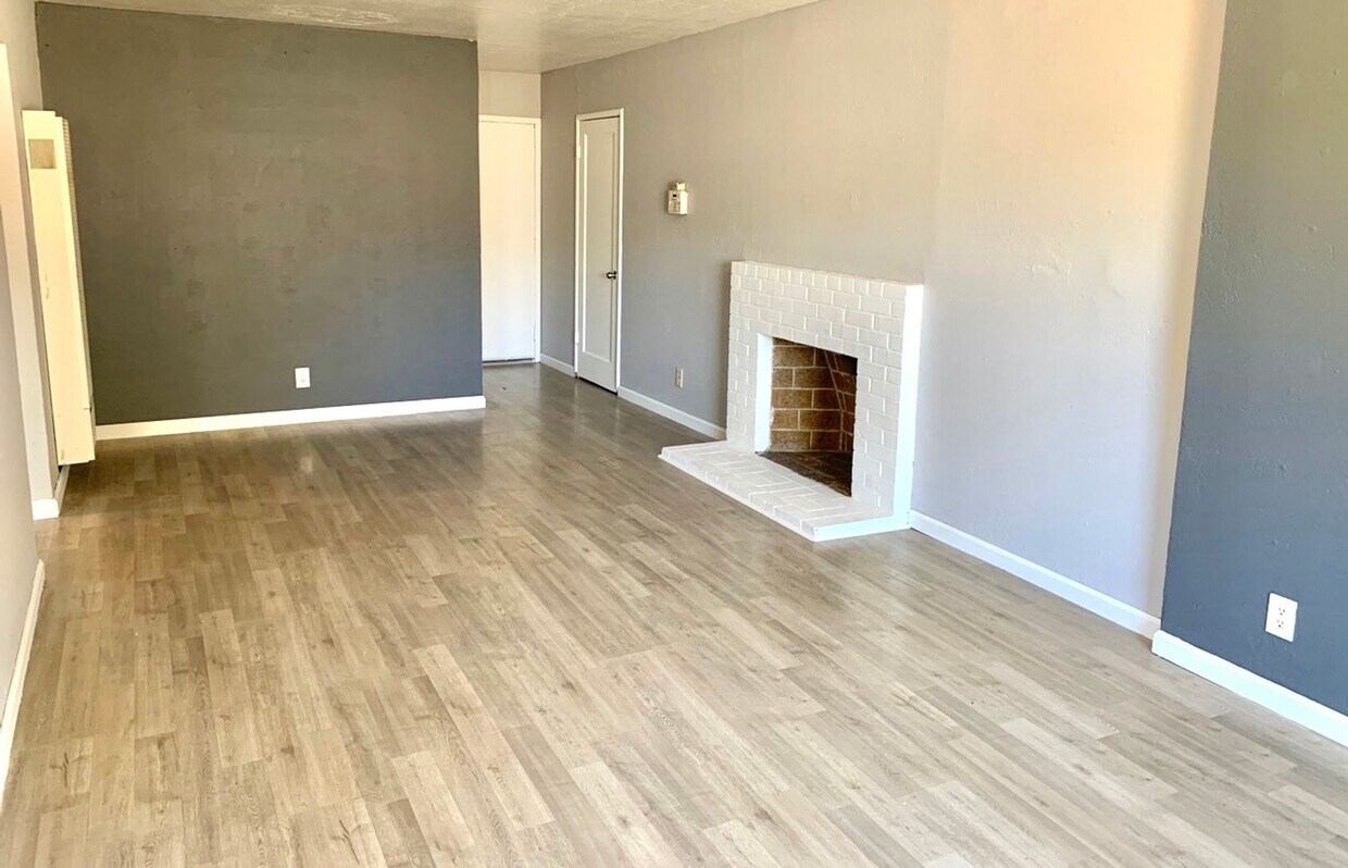 Primary Photo - Great 3 Bed 1 Bath House with Garage in Ri...